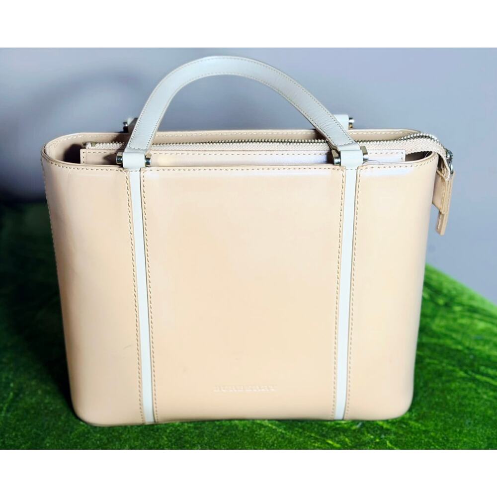 Burberry Vintage Beige Smooth Calfskin Multi-Pocket Convertible Tote Bag - EUC - Picture 4 of 4